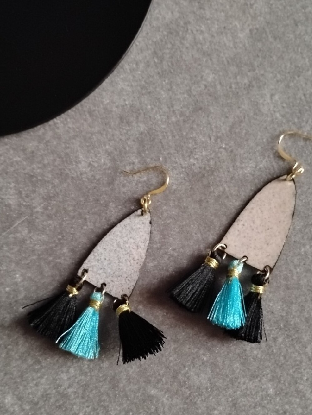 Hand Crafted Deer/Elk Motif Tassel Earrings - Turquoise & Black - Picture 5 of 7